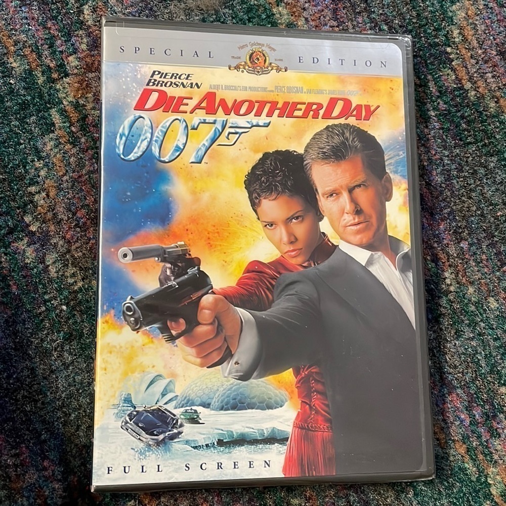 007 Die Another Day 007, Pierce Brosnan, Full Screen, unopened sealed case PG-13